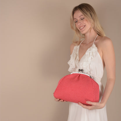 Summer bag out of jute in strawberry color